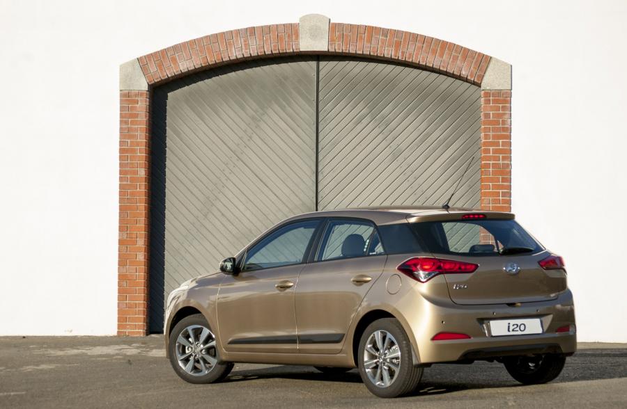  Hyundai i20 2015 года  (ZA) (фото 5 из 13)
